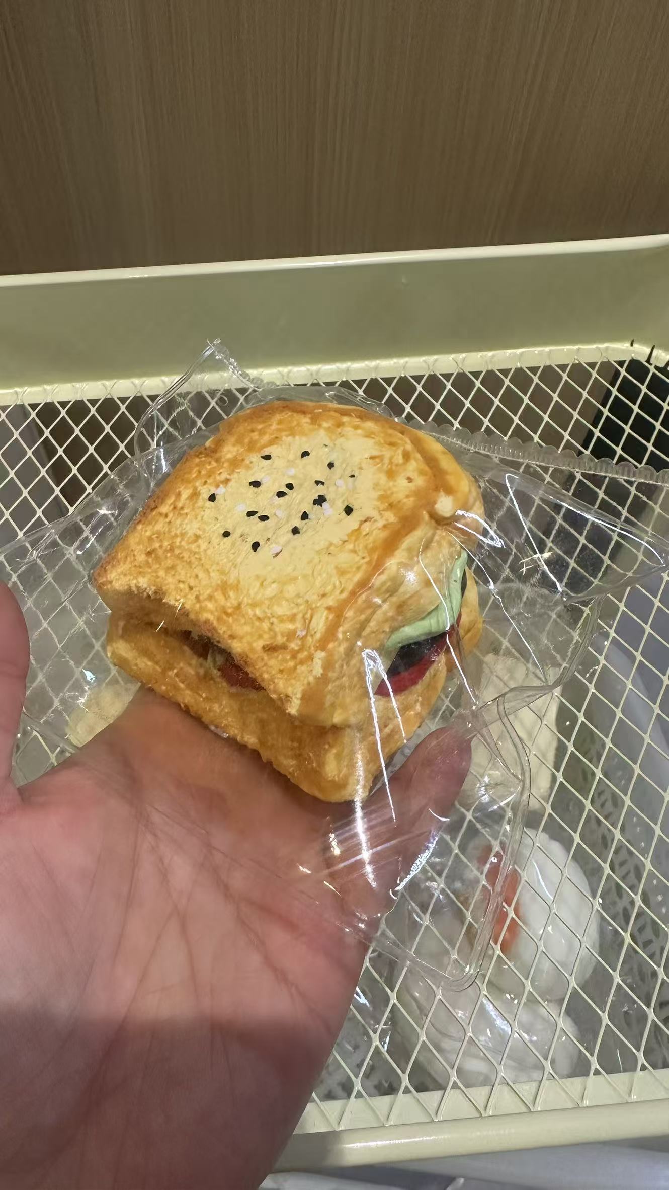 昔ながらの食パンバーガー